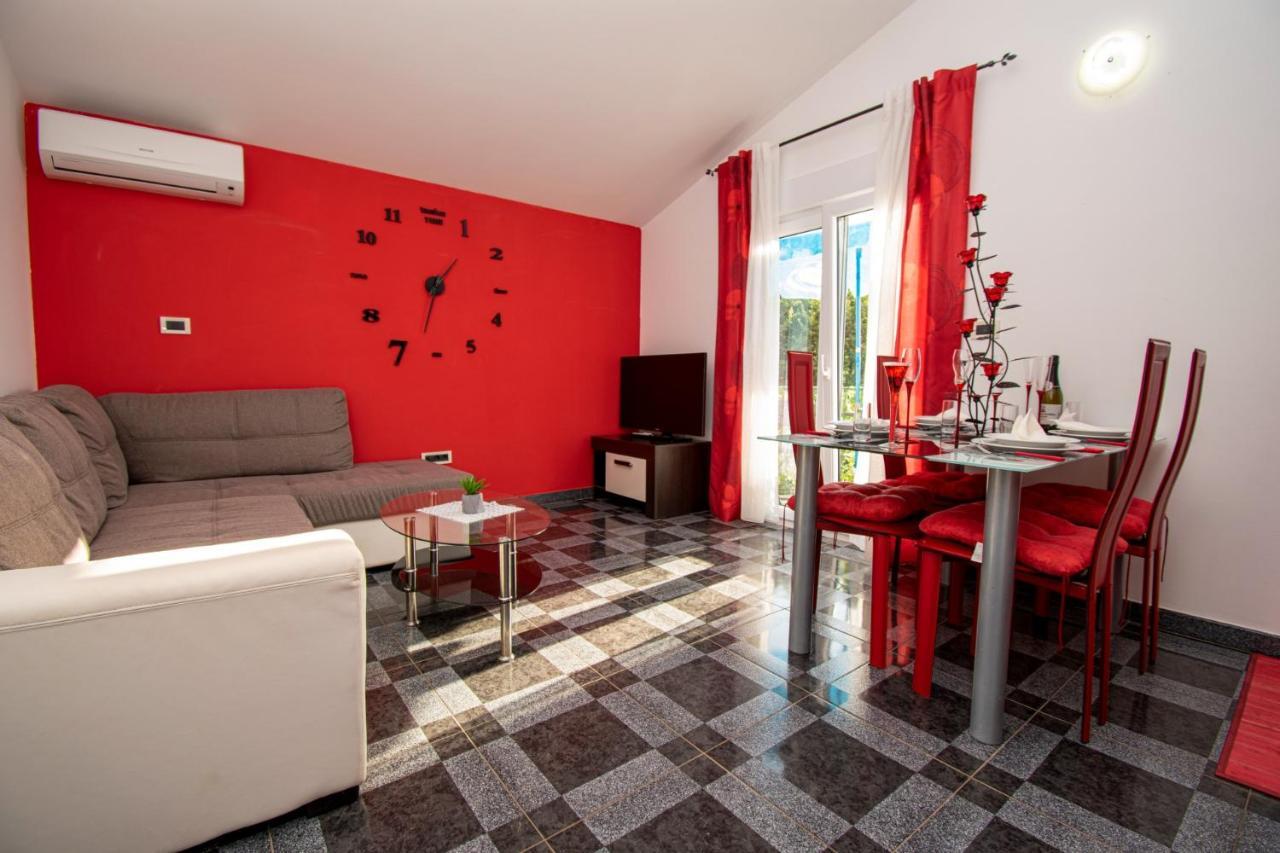 Apartments With Pool In Pula,Croatia Εξωτερικό φωτογραφία