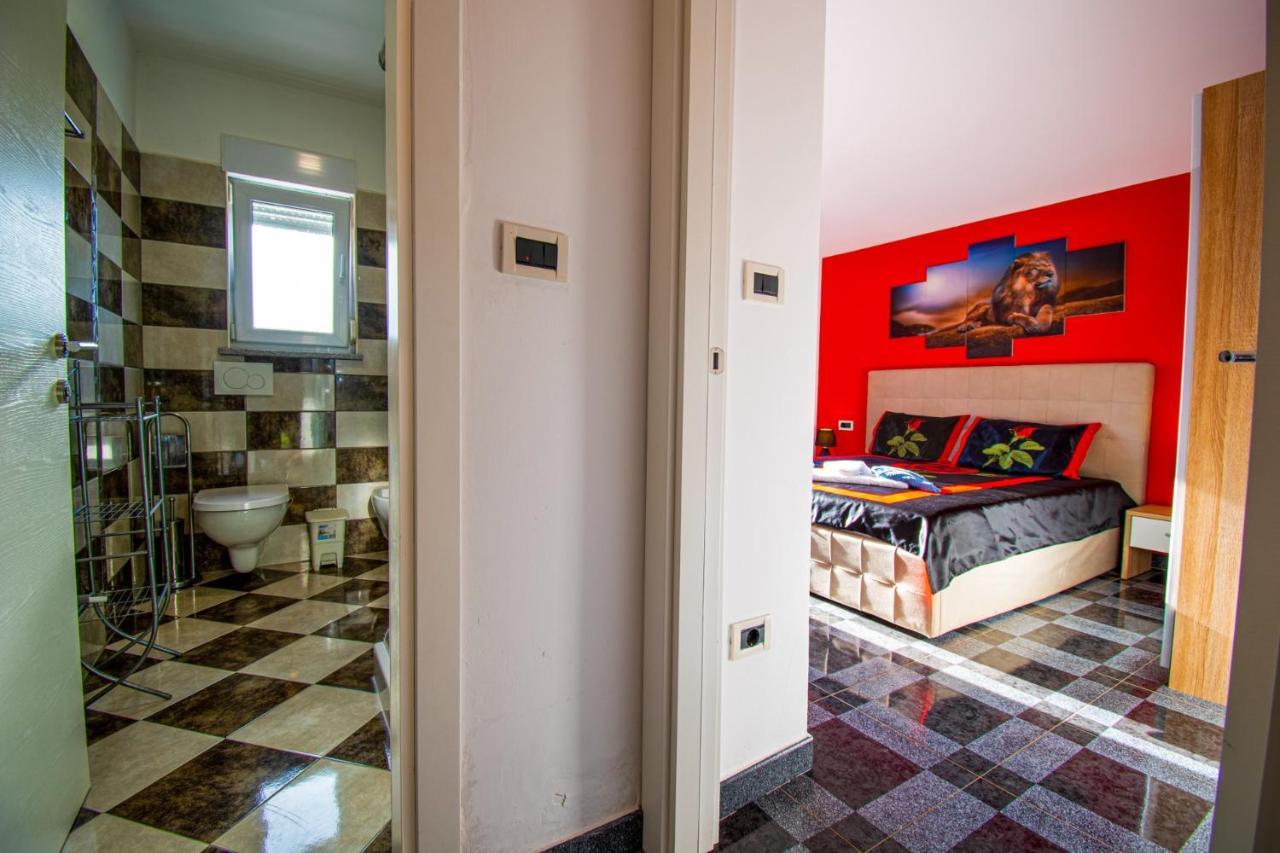 Apartments With Pool In Pula,Croatia Εξωτερικό φωτογραφία