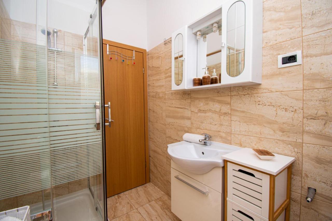 Apartments With Pool In Pula,Croatia Εξωτερικό φωτογραφία