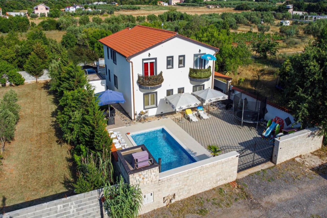 Apartments With Pool In Pula,Croatia Εξωτερικό φωτογραφία