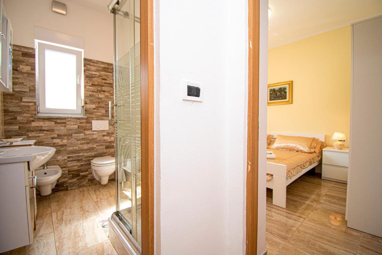 Apartments With Pool In Pula,Croatia Εξωτερικό φωτογραφία