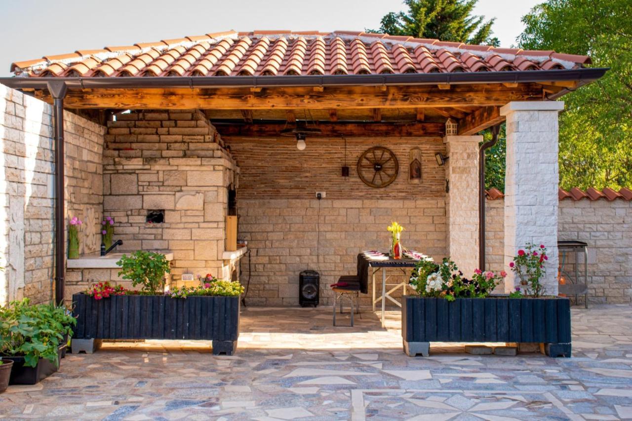 Apartments With Pool In Pula,Croatia Εξωτερικό φωτογραφία