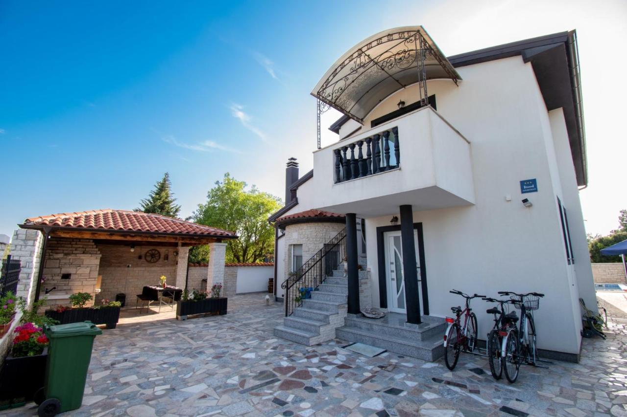Apartments With Pool In Pula,Croatia Εξωτερικό φωτογραφία
