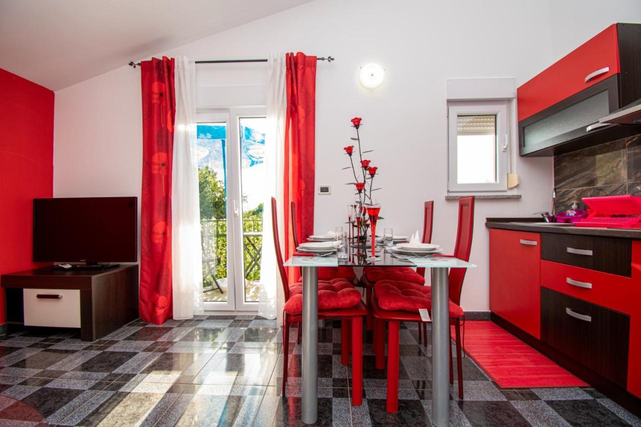 Apartments With Pool In Pula,Croatia Εξωτερικό φωτογραφία
