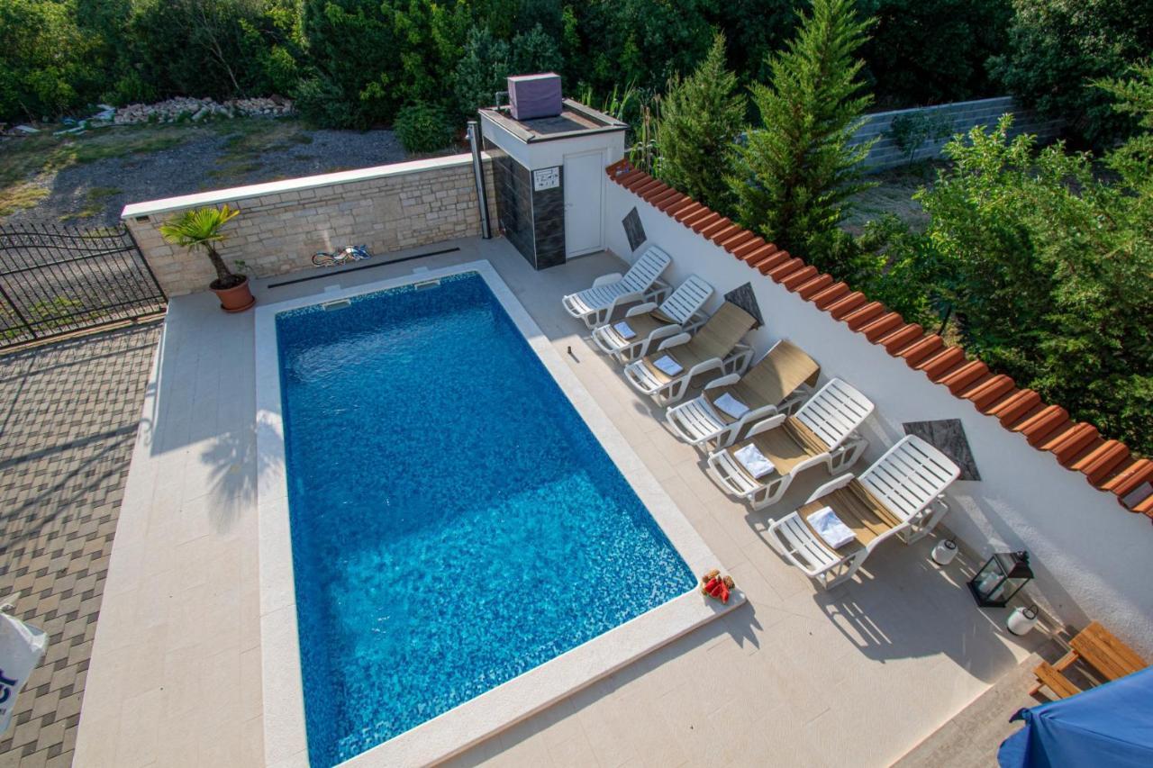 Apartments With Pool In Pula,Croatia Εξωτερικό φωτογραφία